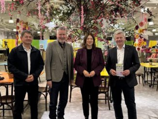 Frühlingsmarkt bringt kurzzeitiges Leben in das frühere SportScheck-Gebäude in Wiesbaden