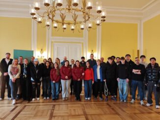 Jugendliche aus drei Ländern stellen Medienprojekte im Wiesbadener Rathaus vor