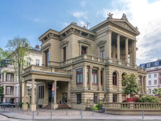 Leseparty in der Villa Clementine: Kostenloses gemeinsames Lesen am 18. April in Wiesbaden