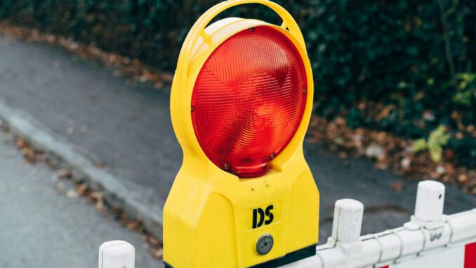 Nach Gasaustritt in Walluf: Sperrung und Busumleitungen werden voraussichtlich mehrere Wochen dauern Nach Gasaustritt in Walluf: Sperrung und Busumleitungen werden voraussichtlich mehrere Wochen dauern