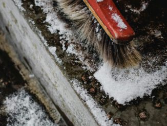 Walluf erinnert Anwohner an Räum- und Streupflichten bei Schnee und Eis